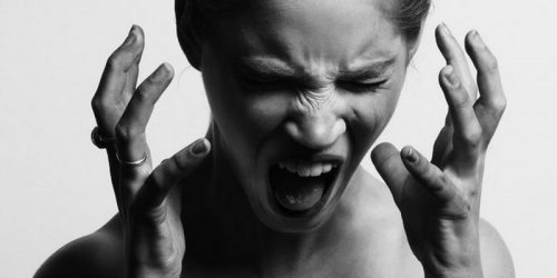 Как вести себя с агрессивным покупателем?